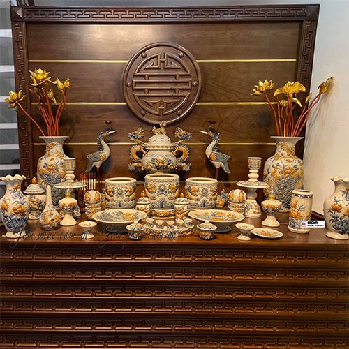 bát hương màu vàng 