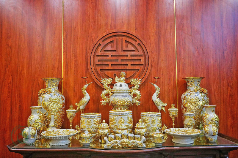 Bo Do Tho Gia Tien Bao Gom Cac Vat Pham Tho Cung Mang Y Nghia Tot Lanh