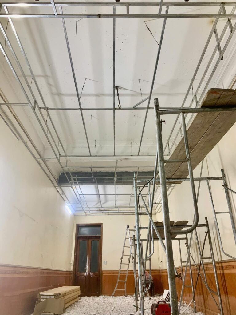 Khung Tran Nhua Nano (1)