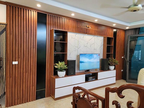 ốp Nhựa Giả Gỗ Phòng Khách