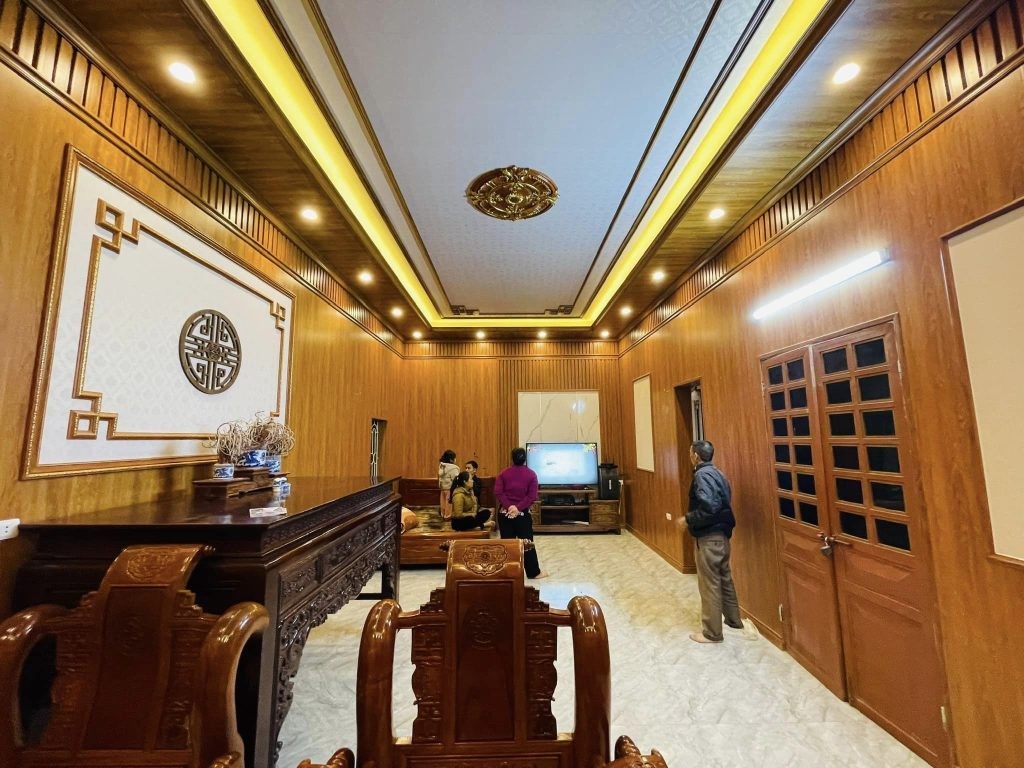 ốp nhựa phòng khách 