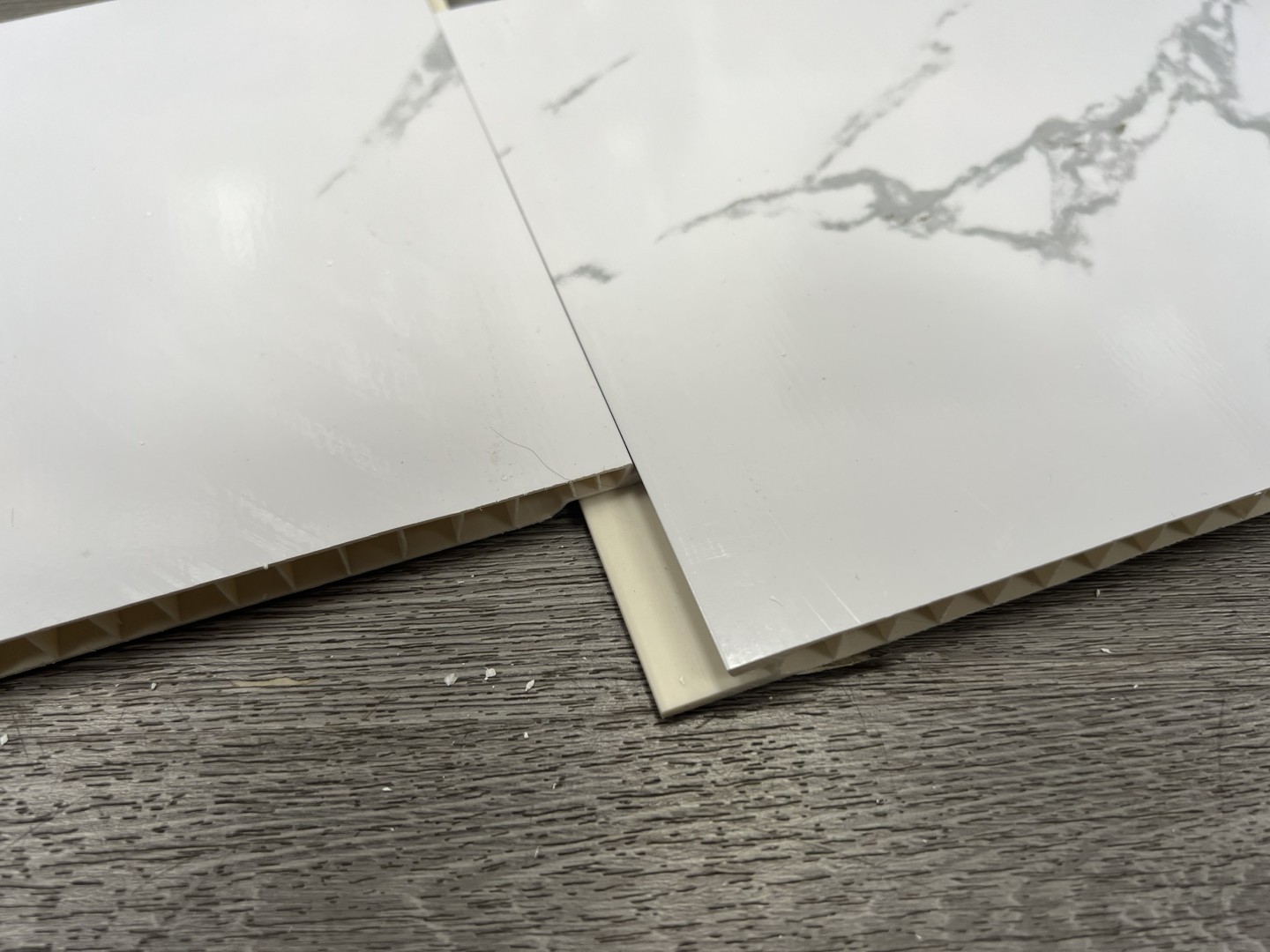 tấm ốp vân đá 