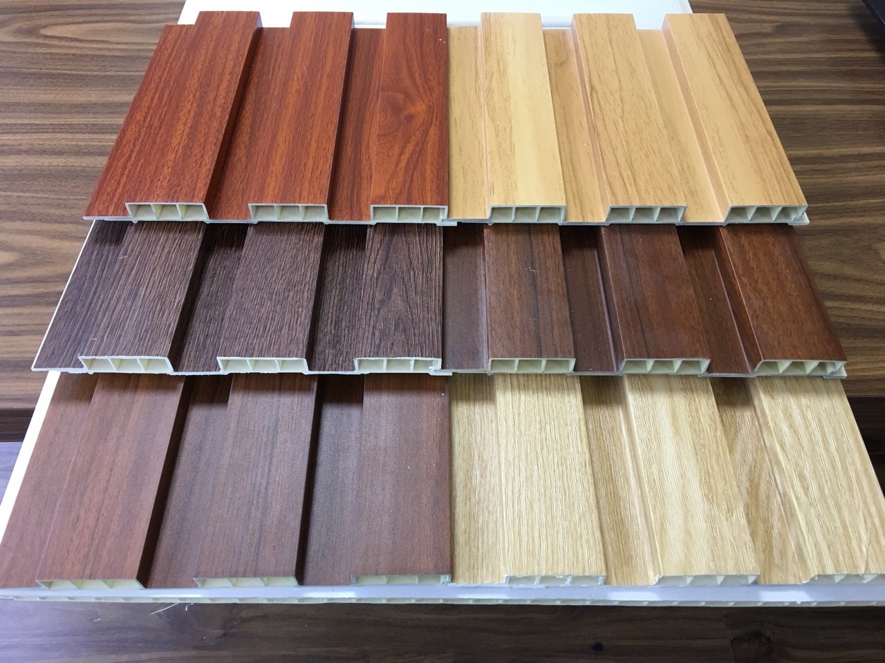 Tấm Ốp Lam Sóng