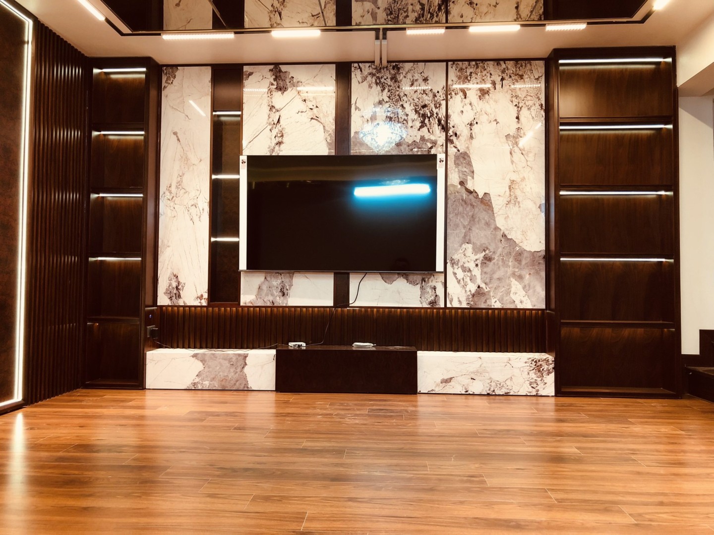 tấm ốp than tre vân đá 