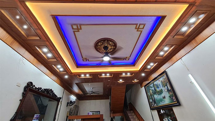 trần nhựa phòng khách 