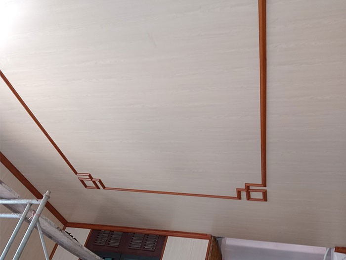 trần nhựa phòng khách 