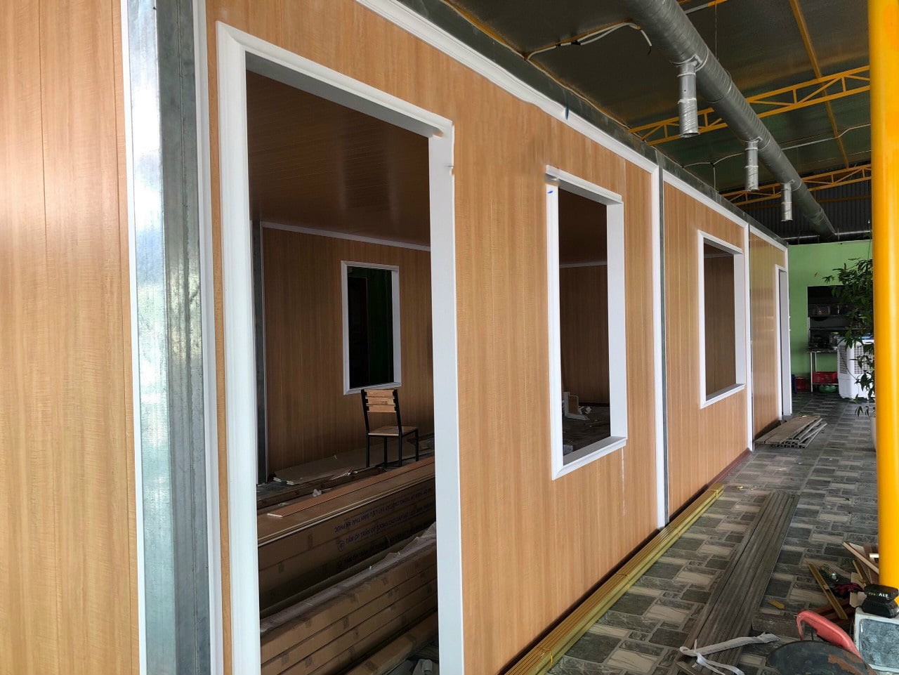 vách ngăn nhựa nano 