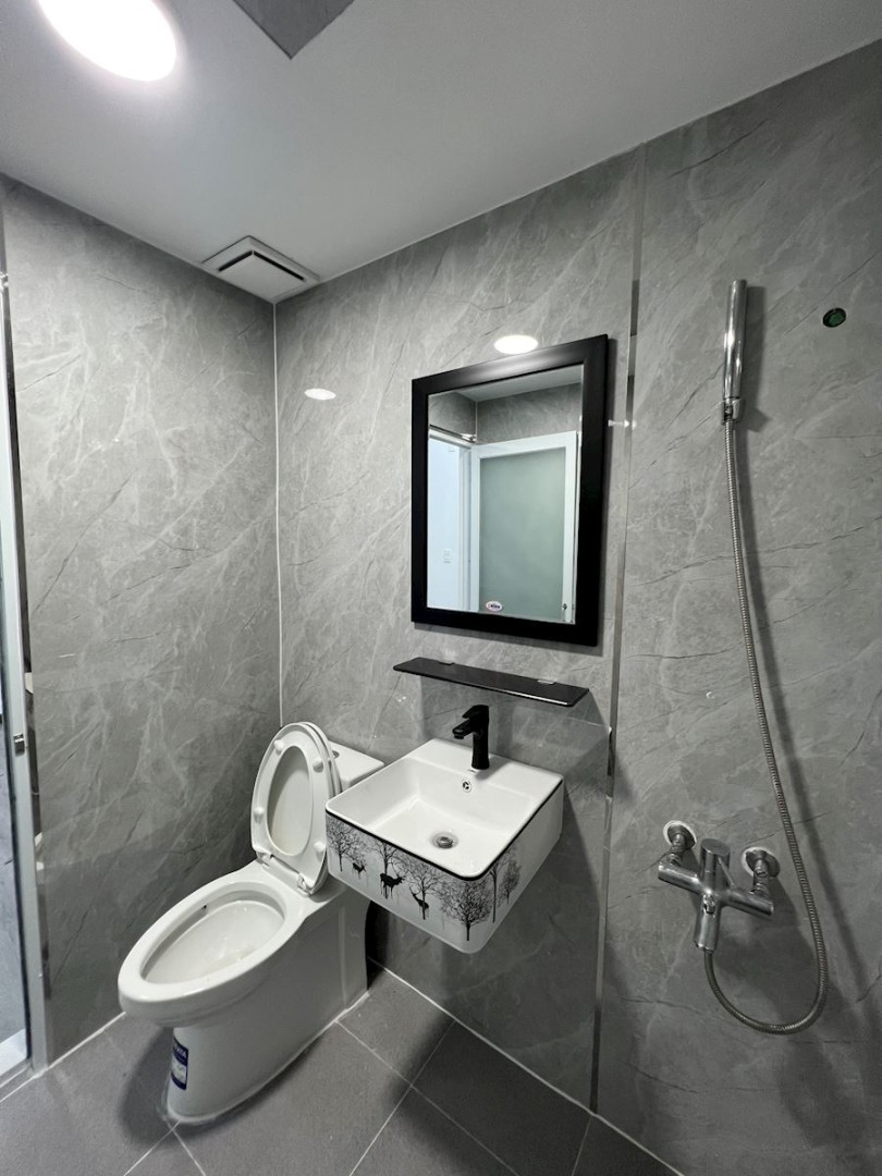 tấm nhựa ốp phòng tắm 