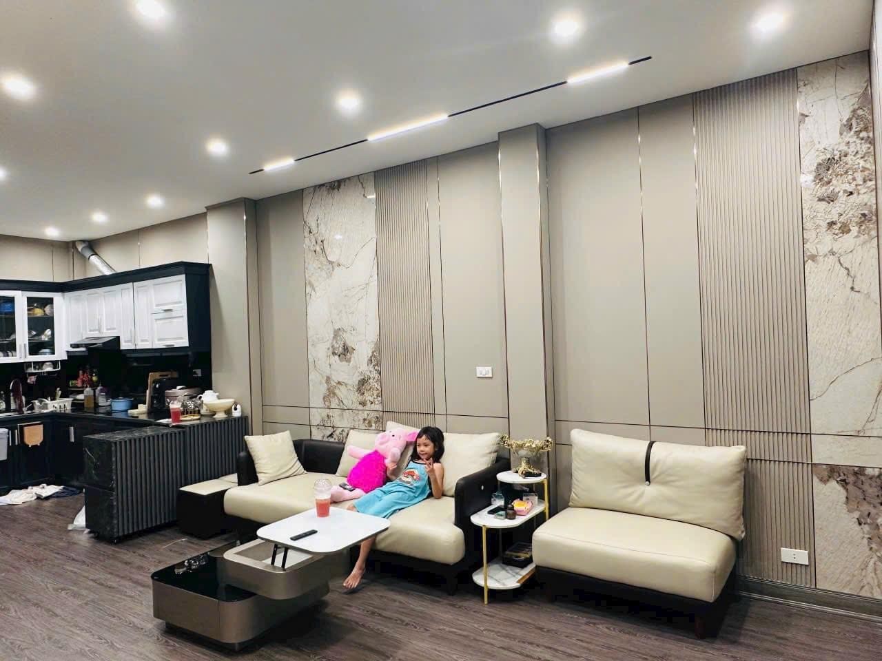 tấm ốp than tre thực tế 