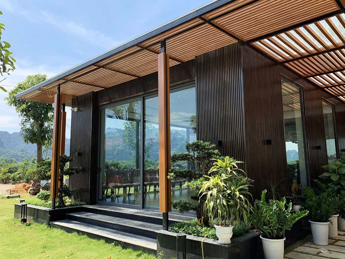 lam gỗ nhựa ngoài trời 