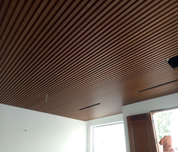 ốp trần nhựa lam sóng 