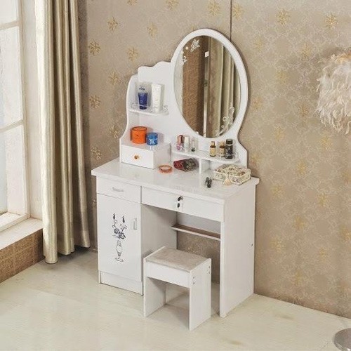 Bàn Nhựa Trang Điểm 