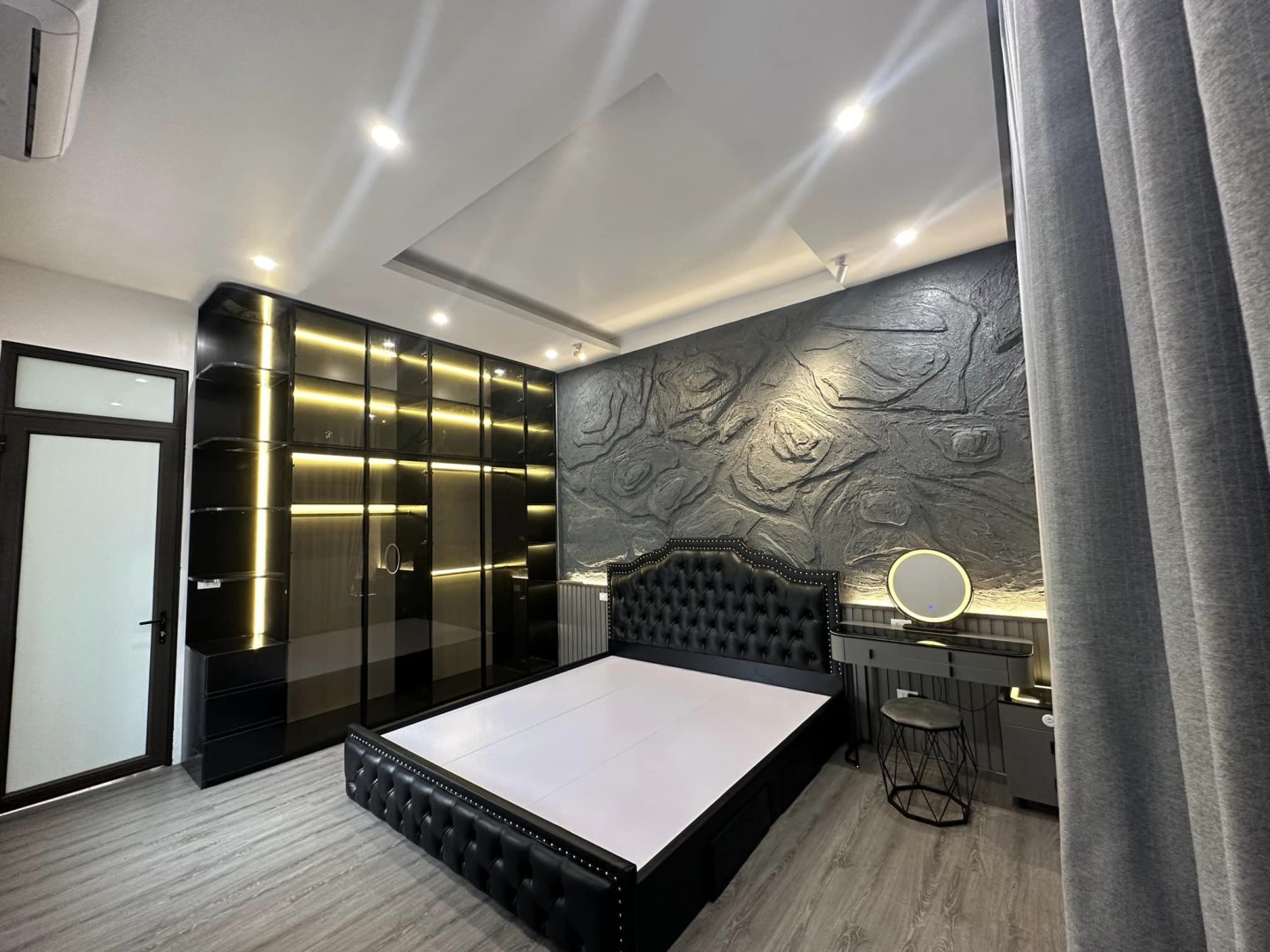 tủ nhựa cánh kính 