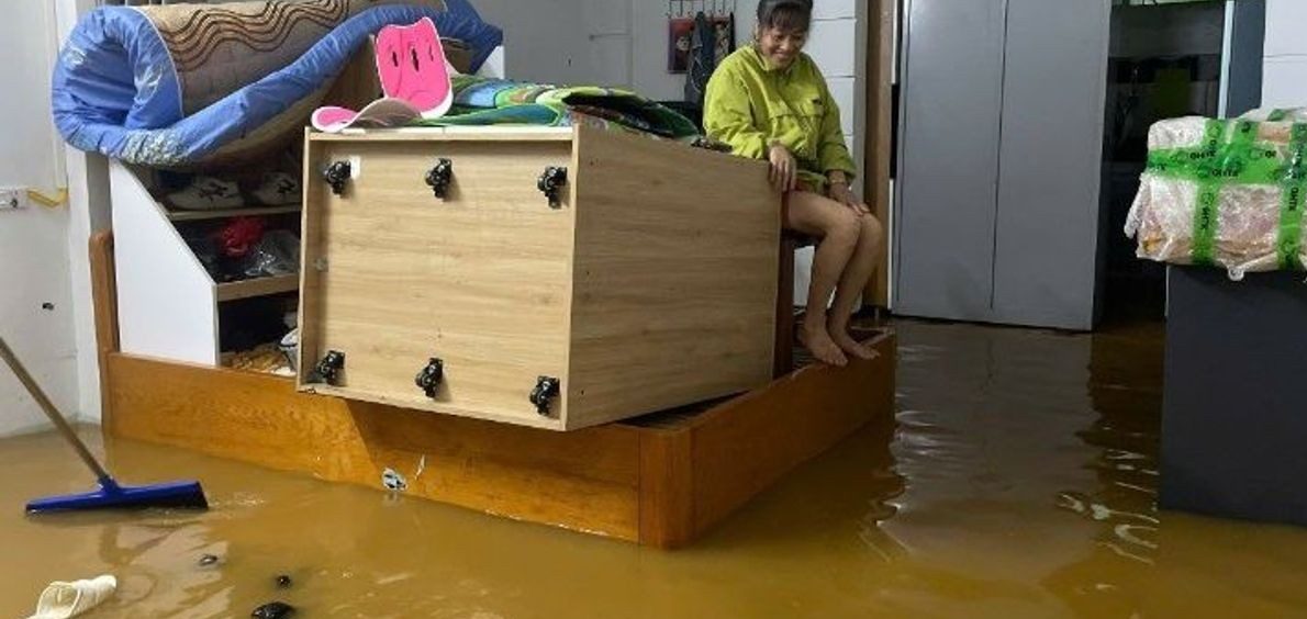 đồ nhựa bao xlux bảo quản nội thất ẩm mốc hỏng ngập nhà đẹp chống bão 