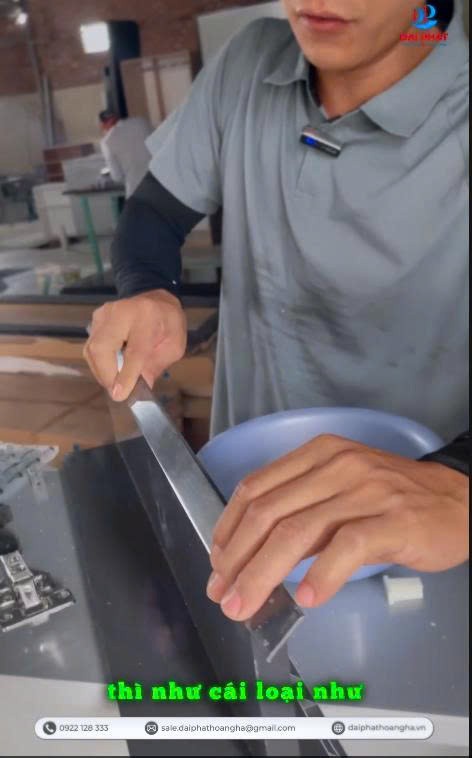 Sử Dụng Hệ Phụ Kiện Tấm Nhựa Nội Thất