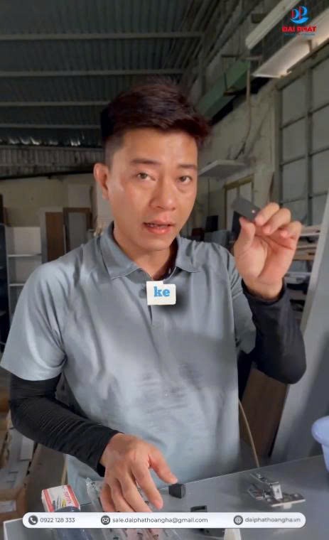 Sử Dụng Hệ Phụ Kiện Tấm Nhựa Nội Thất