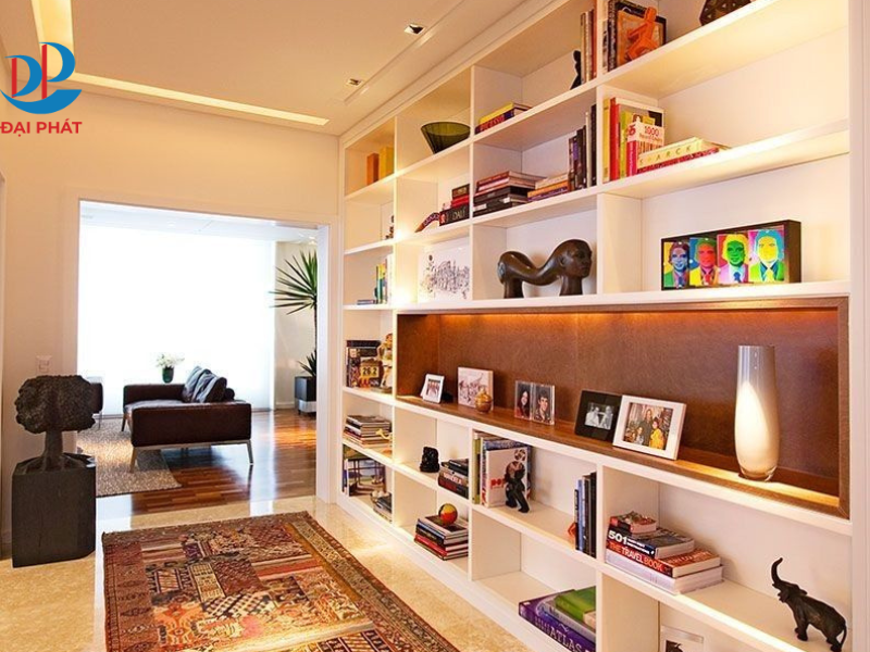 KỆ TRƯNG BÀY SẢN PHẨM – GIẢI PHÁP TẠO ẤN TƯỢNG VÀ TỐI ƯU 2025