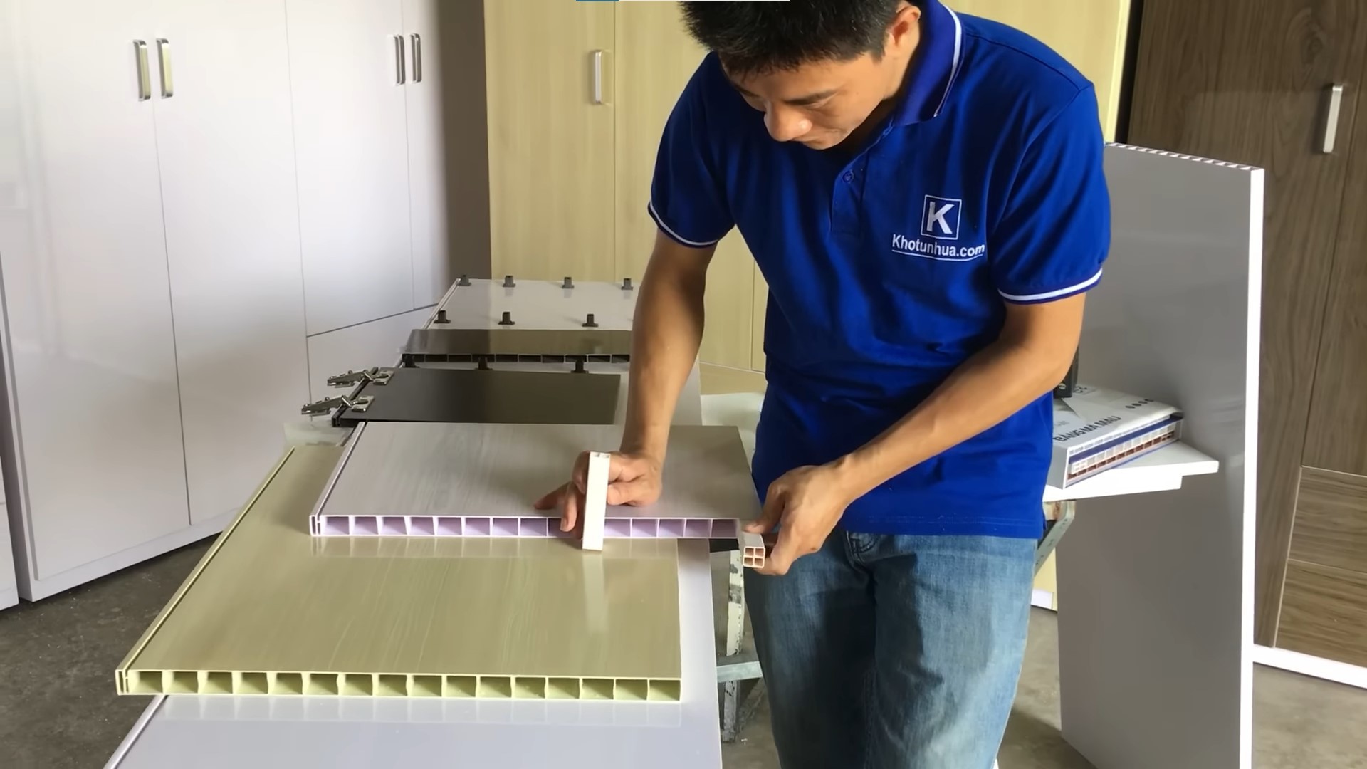 Cach Bat Ban Le Tu Nhua 2025