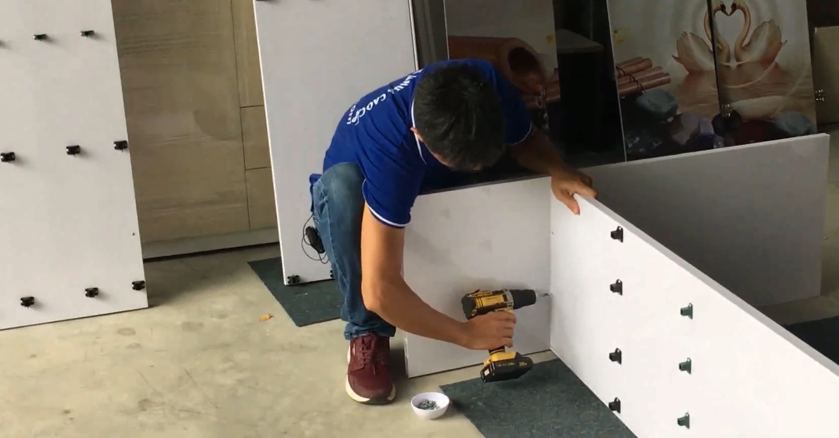 Mong Va Vit Lam Tu Nhua Noi That