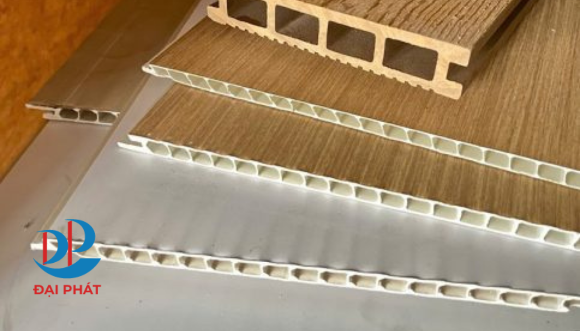 Tấm Nhựa Nano: Cấu Tạo – Ưu Điểm – Ứng Dụng Thực Tế Trong Thiết Kế Nội Thất 2025