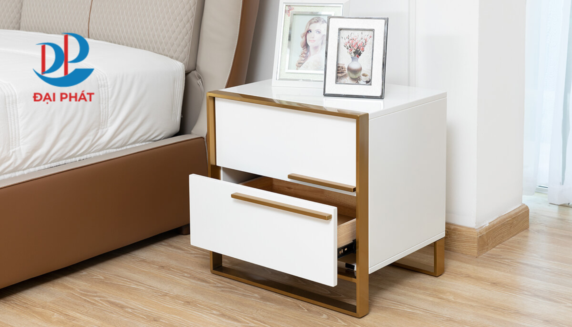 Táp nhựa đầu giường 2025 – Liệu có dùng được chất liệu nhựa ?