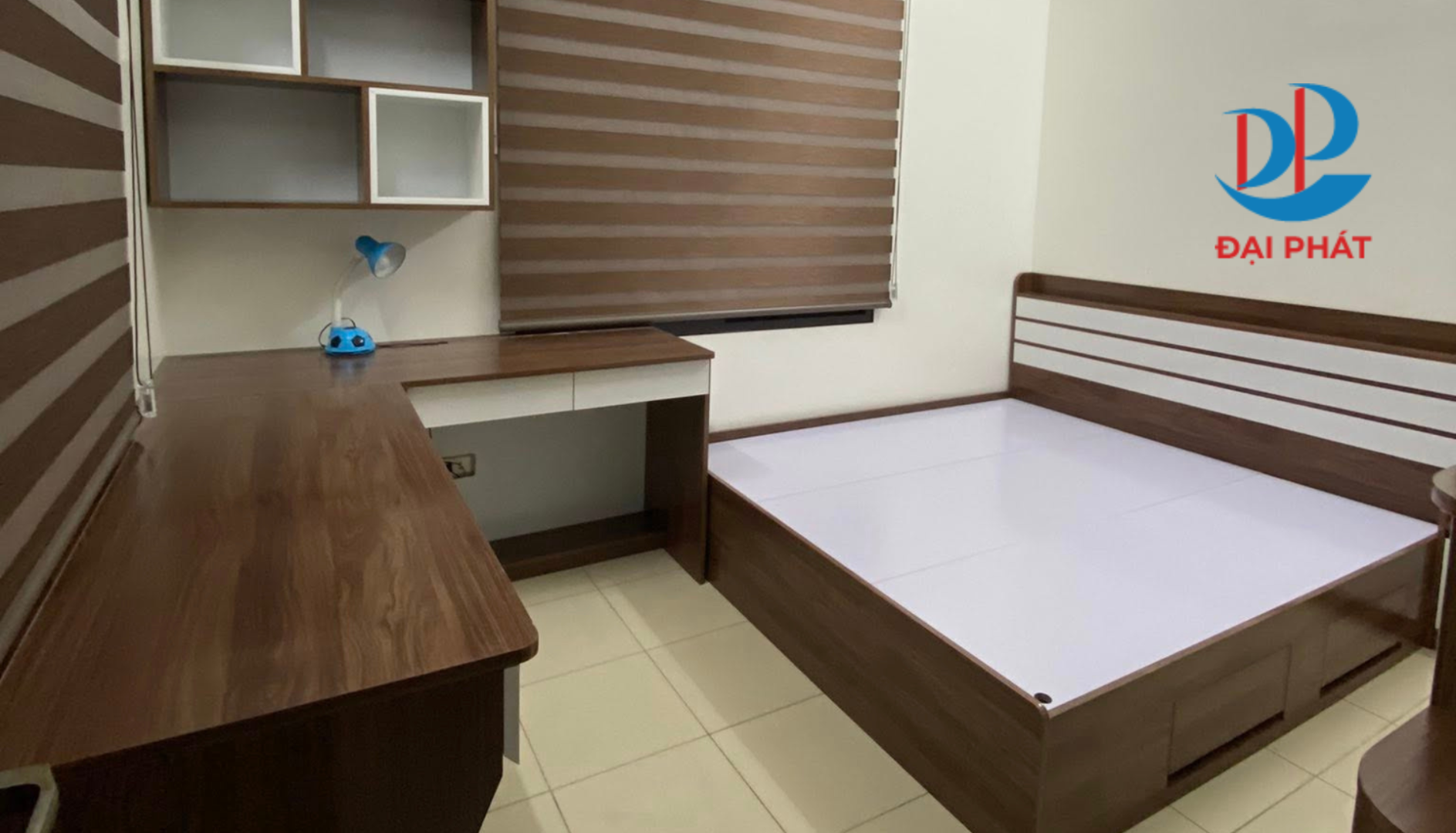 Combo Bàn – Tủ – Giường Nhựa Cho Đôi Vợ Chồng Trẻ Với Tấm Nhựa Zuko 04 Và Zuko 01