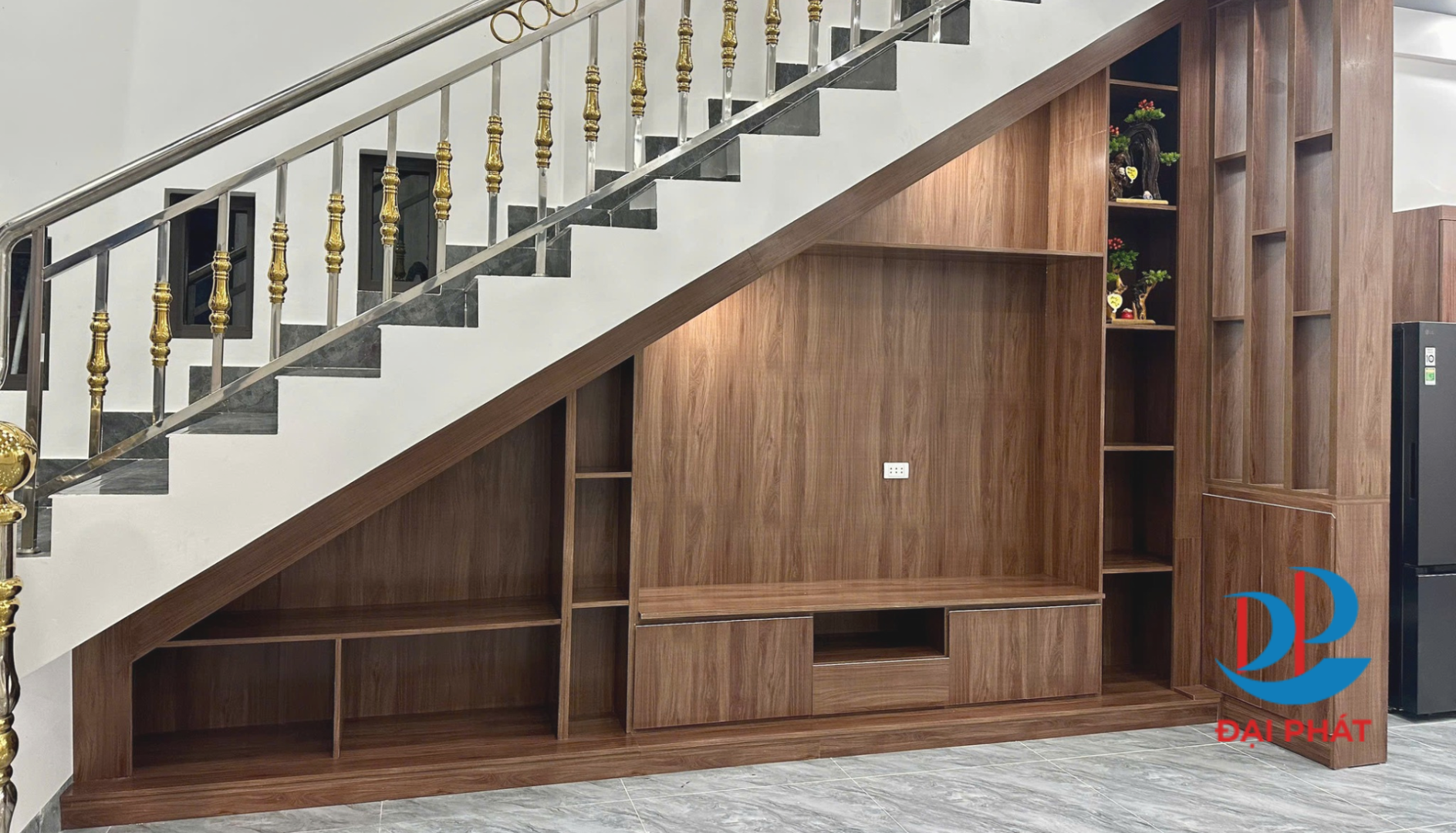 10 Mẫu Tủ Nhựa Gầm Cầu Thang Đẹp 2025 – Tiết kiệm Diện Tích – Đa Dạng Công Năng