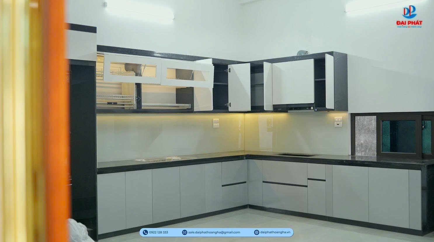 Cách Chọn Tấm Nhựa Làm Tủ Bếp – Đẹp, Bền Và An Toàn 2025